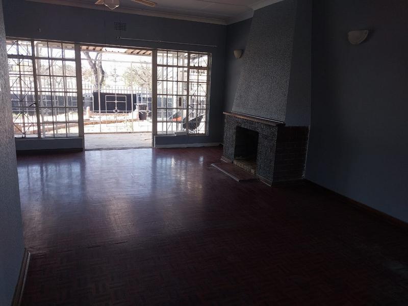 To Let 3 Bedroom Property for Rent in Beyers Park Gauteng