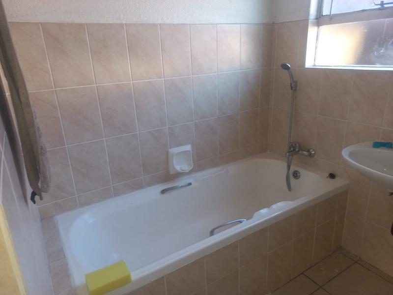2 Bedroom Property for Sale in Vanderbijlpark SE 3 Gauteng
