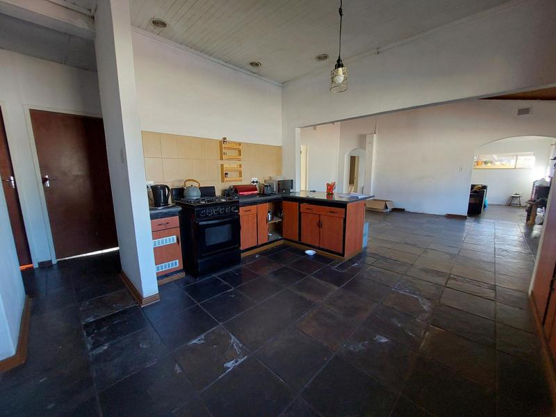 5 Bedroom Property for Sale in Waverley Gauteng