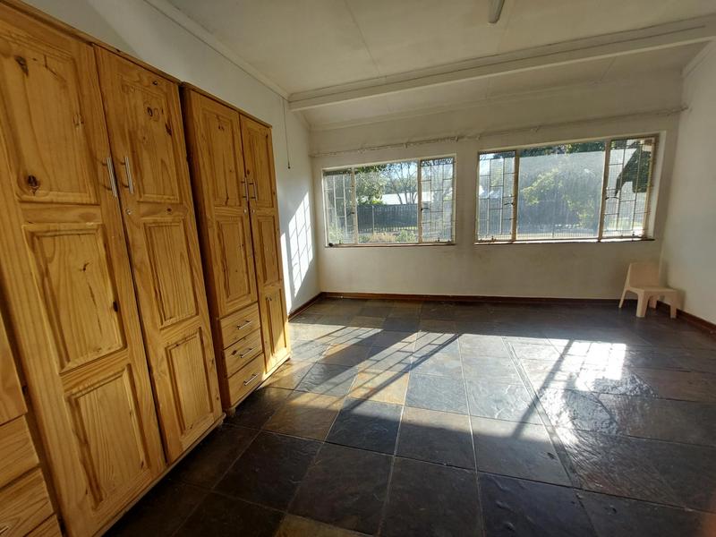 5 Bedroom Property for Sale in Waverley Gauteng