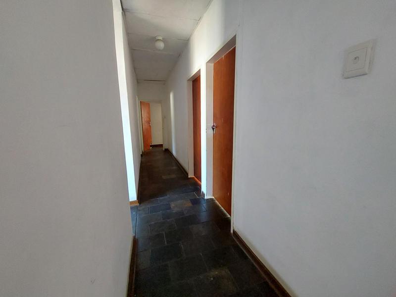 5 Bedroom Property for Sale in Waverley Gauteng