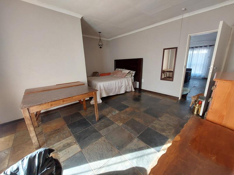 5 Bedroom Property for Sale in Waverley Gauteng