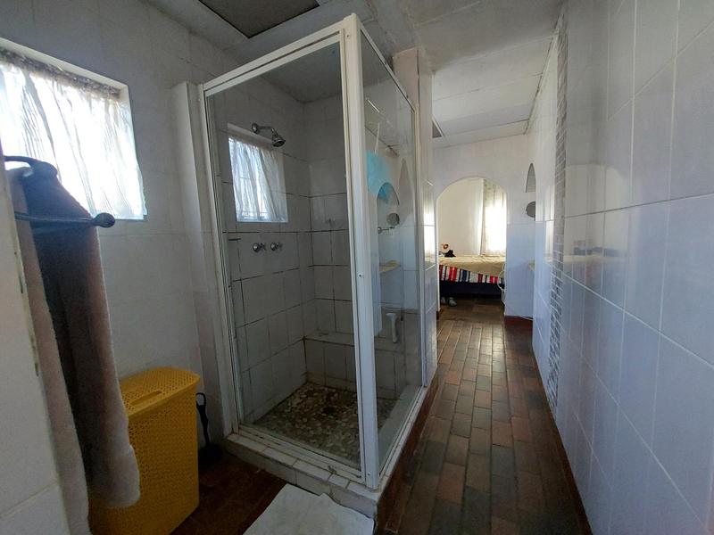 5 Bedroom Property for Sale in Waverley Gauteng