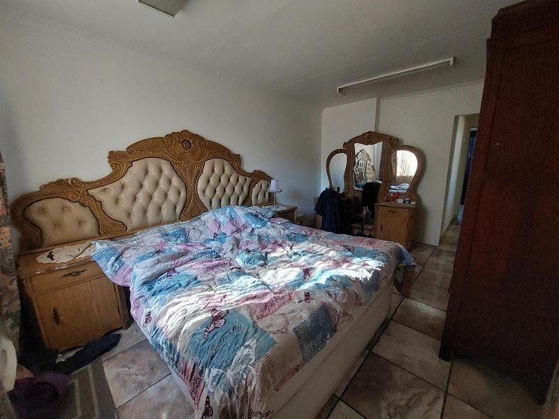 5 Bedroom Property for Sale in Waverley Gauteng