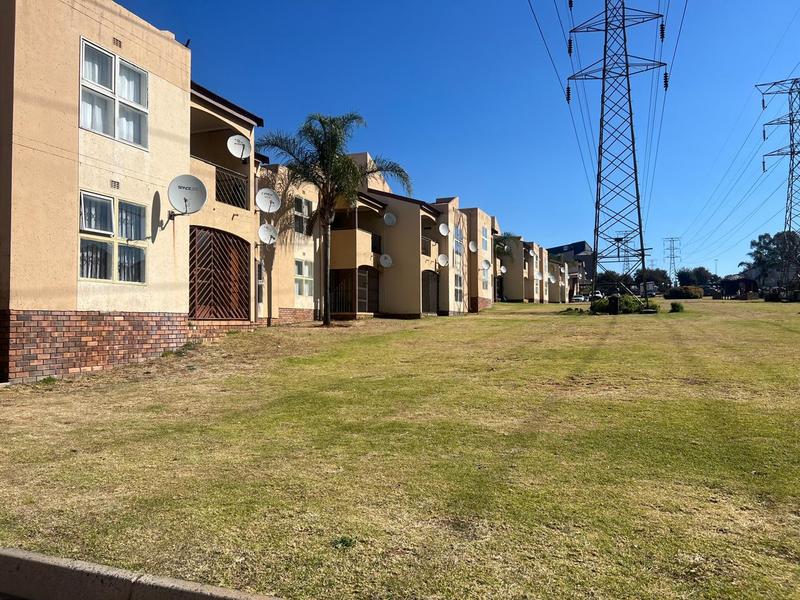 2 Bedroom Property for Sale in Meredale Gauteng