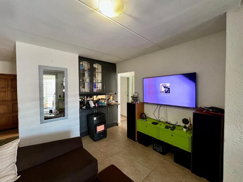 2 Bedroom Property for Sale in Meredale Gauteng