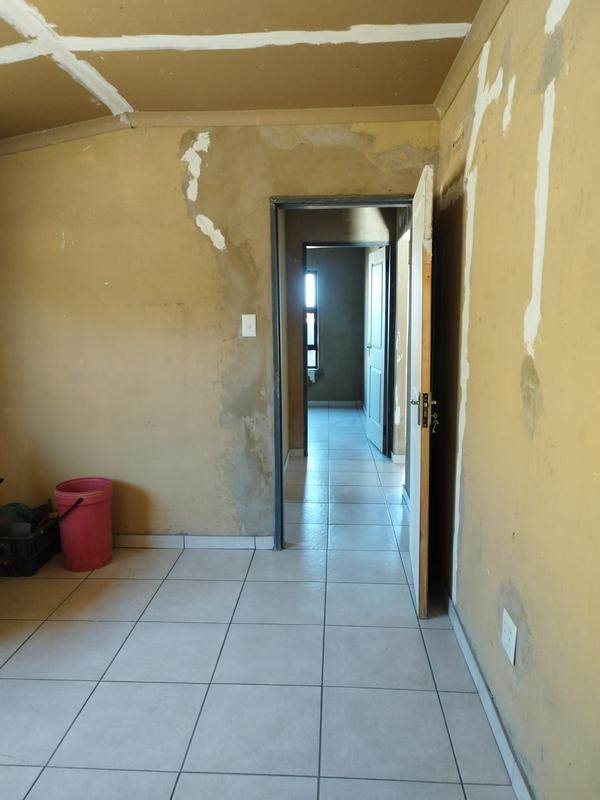 2 Bedroom Property for Sale in Mapetla Gauteng
