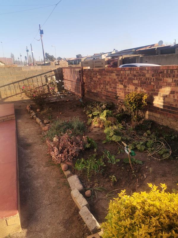 2 Bedroom Property for Sale in Molapo Gauteng