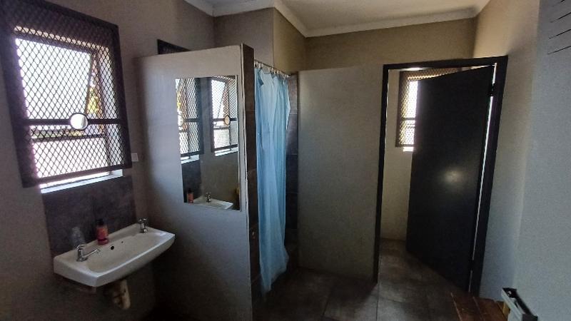 To Let commercial Property for Rent in Hennopspark Gauteng