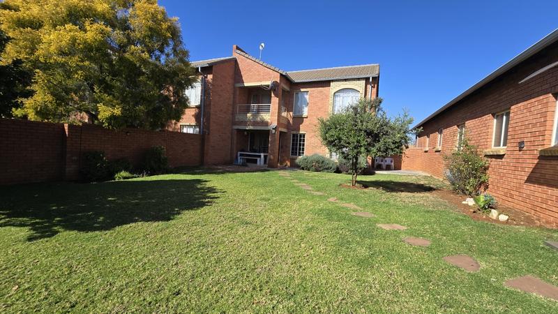 To Let 2 Bedroom Property for Rent in Equestria Gauteng