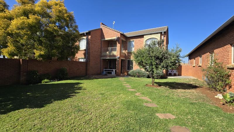 To Let 2 Bedroom Property for Rent in Equestria Gauteng