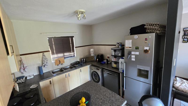 To Let 2 Bedroom Property for Rent in Equestria Gauteng