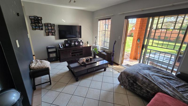 To Let 2 Bedroom Property for Rent in Equestria Gauteng