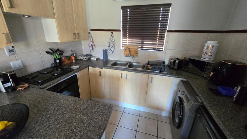 To Let 2 Bedroom Property for Rent in Equestria Gauteng