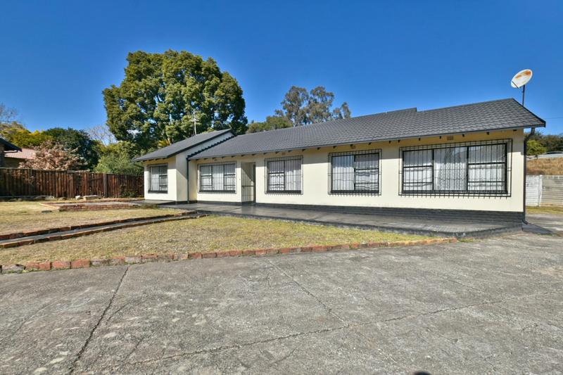 4 Bedroom Property for Sale in Brackenhurst Gauteng