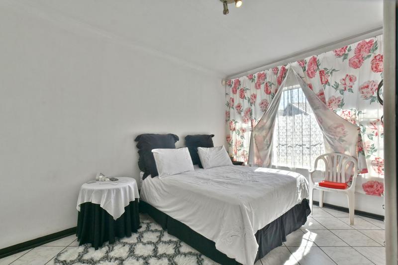 4 Bedroom Property for Sale in Brackenhurst Gauteng