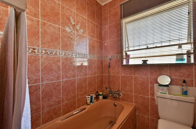 4 Bedroom Property for Sale in Brackenhurst Gauteng