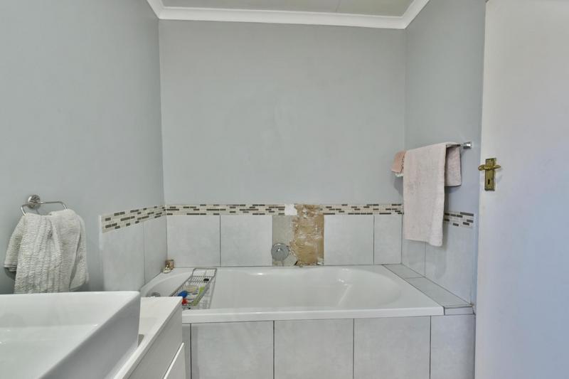 3 Bedroom Property for Sale in Parkdene Gauteng