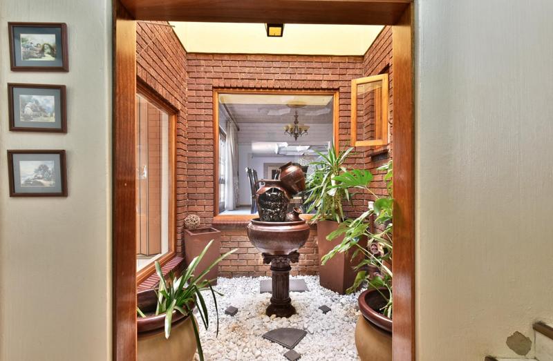 4 Bedroom Property for Sale in Glenvista Gauteng