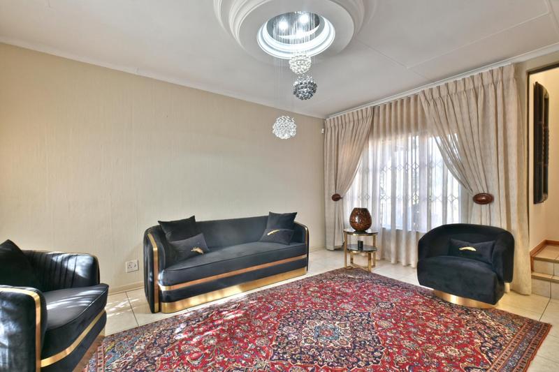 4 Bedroom Property for Sale in Glenvista Gauteng