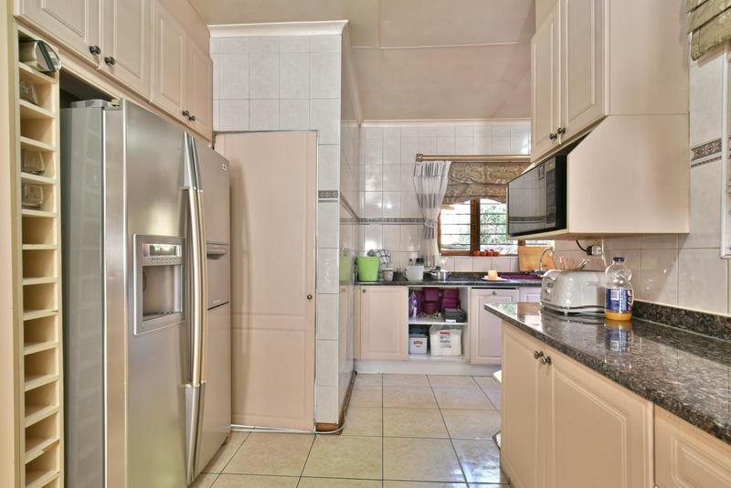 4 Bedroom Property for Sale in Glenvista Gauteng