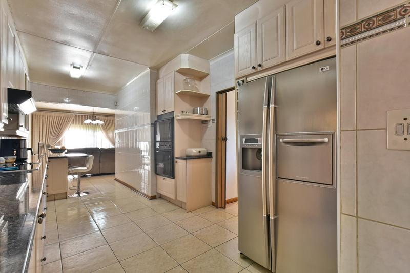 4 Bedroom Property for Sale in Glenvista Gauteng