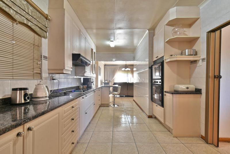 4 Bedroom Property for Sale in Glenvista Gauteng