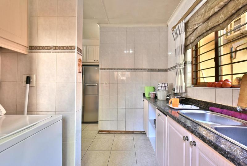 4 Bedroom Property for Sale in Glenvista Gauteng