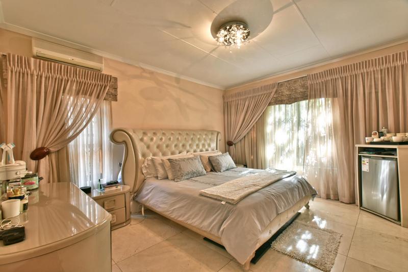 4 Bedroom Property for Sale in Glenvista Gauteng