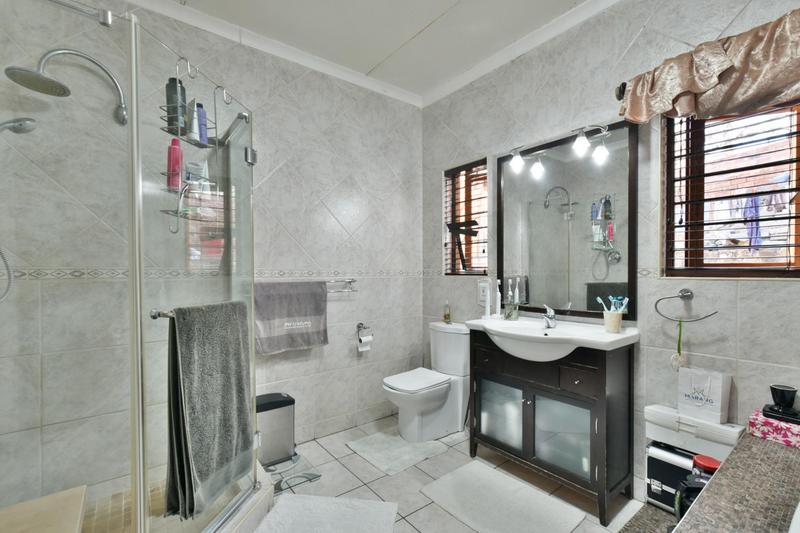 4 Bedroom Property for Sale in Glenvista Gauteng