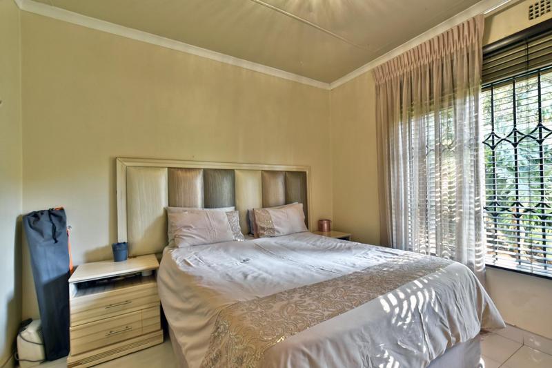 4 Bedroom Property for Sale in Glenvista Gauteng
