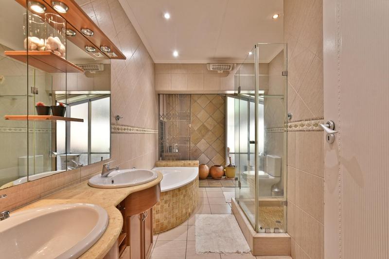 4 Bedroom Property for Sale in Glenvista Gauteng