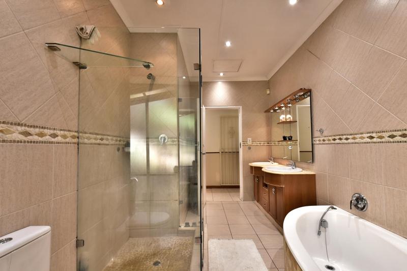 4 Bedroom Property for Sale in Glenvista Gauteng