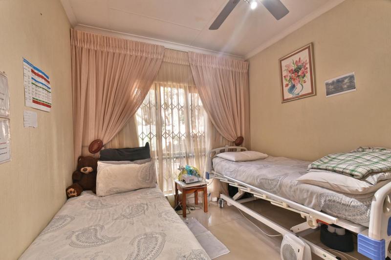 4 Bedroom Property for Sale in Glenvista Gauteng