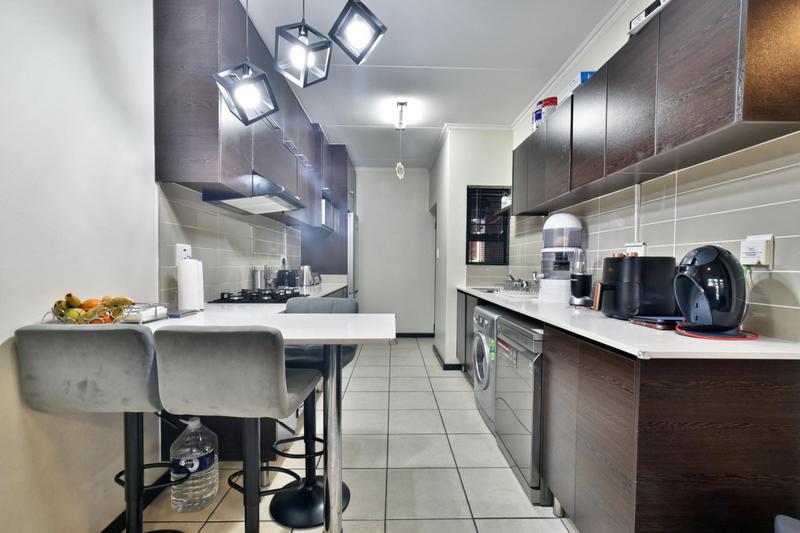 3 Bedroom Property for Sale in Oakdene Gauteng
