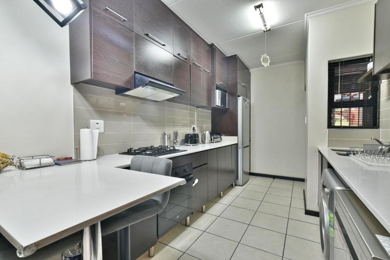 3 Bedroom Property for Sale in Oakdene Gauteng