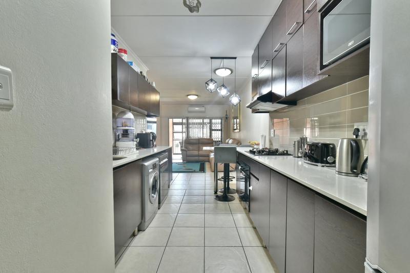 3 Bedroom Property for Sale in Oakdene Gauteng