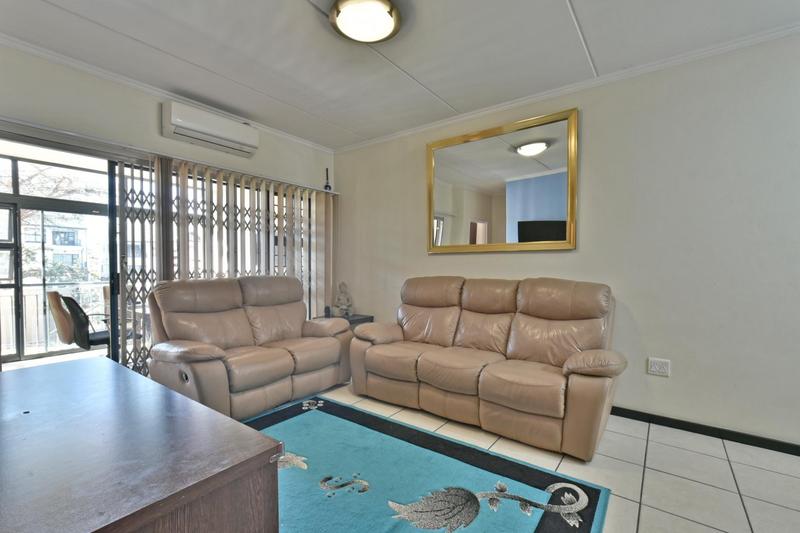 3 Bedroom Property for Sale in Oakdene Gauteng