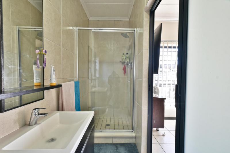 3 Bedroom Property for Sale in Oakdene Gauteng