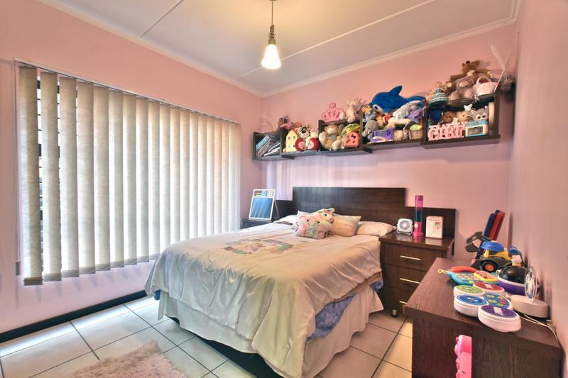 3 Bedroom Property for Sale in Oakdene Gauteng