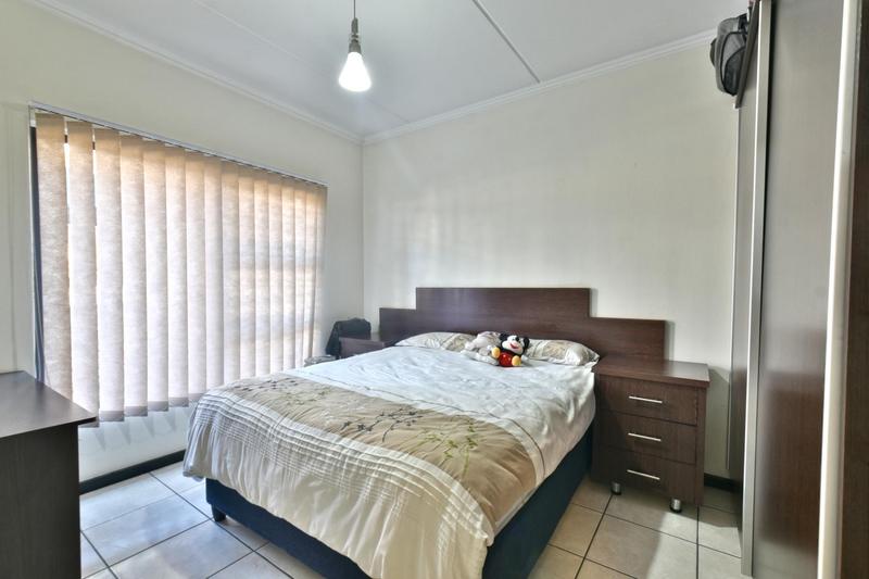3 Bedroom Property for Sale in Oakdene Gauteng