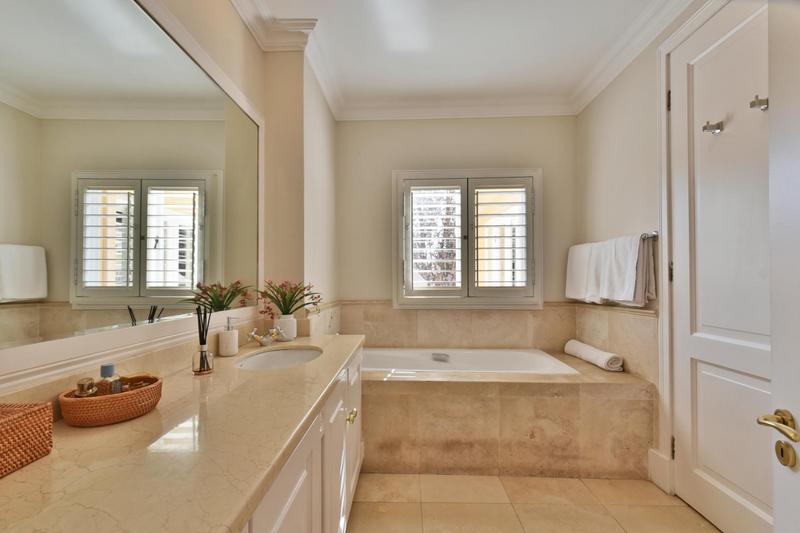 5 Bedroom Property for Sale in Sandhurst Gauteng
