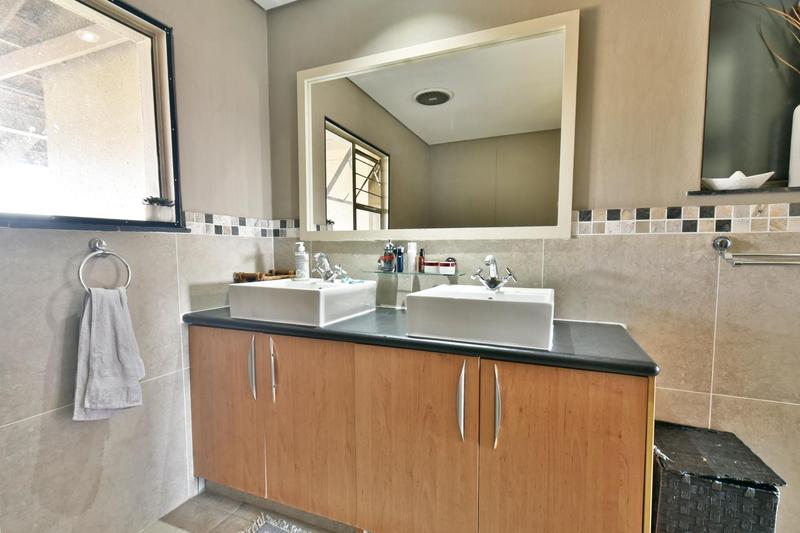 2 Bedroom Property for Sale in Sandton Central Gauteng