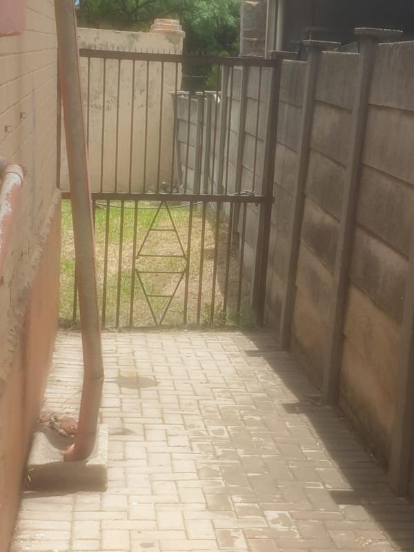 2 Bedroom Property for Sale in South Hills Gauteng