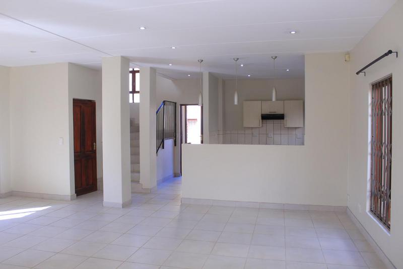 To Let 3 Bedroom Property for Rent in Broadacres Gauteng