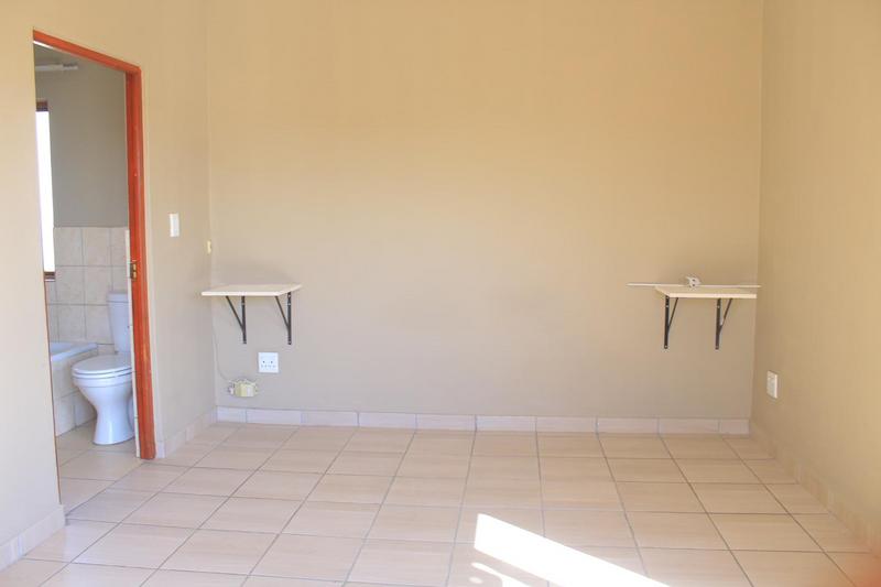 To Let 3 Bedroom Property for Rent in Broadacres Gauteng