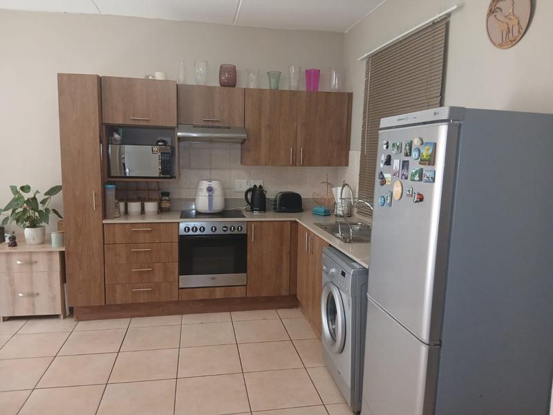 To Let 1 Bedroom Property for Rent in Lonehill Gauteng