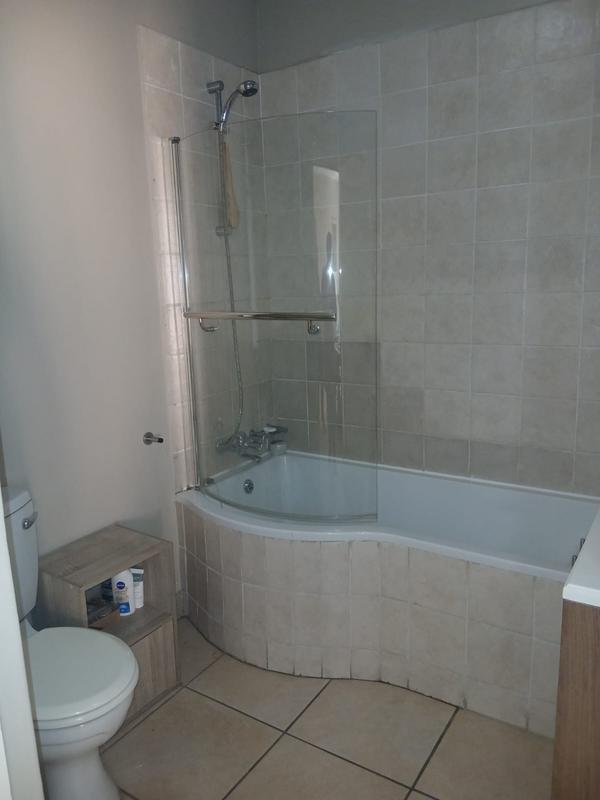 To Let 1 Bedroom Property for Rent in Lonehill Gauteng
