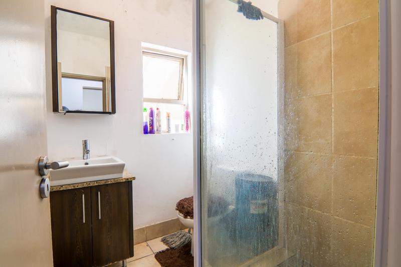 2 Bedroom Property for Sale in Lonehill Gauteng