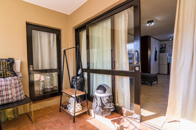 2 Bedroom Property for Sale in Lonehill Gauteng